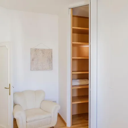Апартаменты Casa Ari - Bright And Spacious Flat With Terrace *