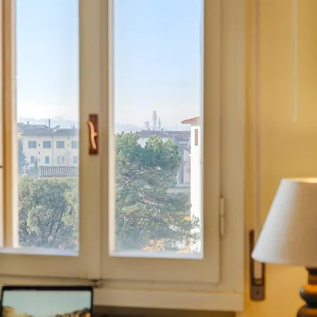 Casa Ari - Bright And Spacious Flat With Terrace Florenz