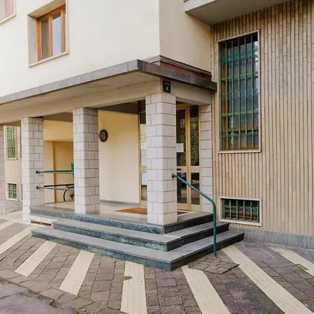Casa Ari - Bright And Spacious Flat With Terrace Апартаменты *