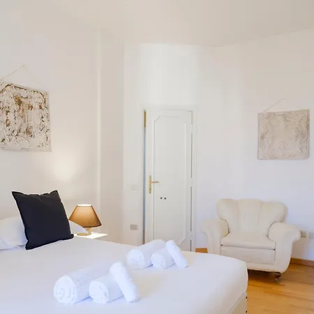 Casa Ari - Bright And Spacious Flat With Terrace * Флоренция