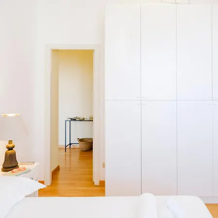 Casa Ari - Bright And Spacious Flat With Terrace Апартаменты Флоренция
